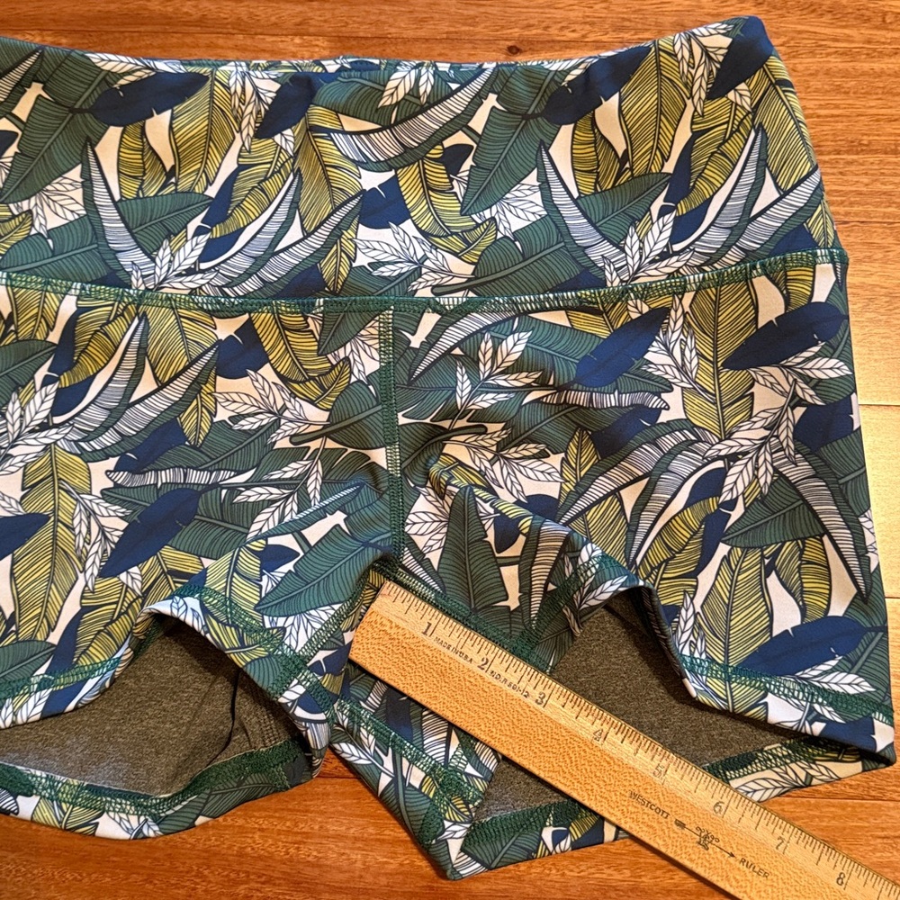 2POOD Shorts - Picture 6 of 6